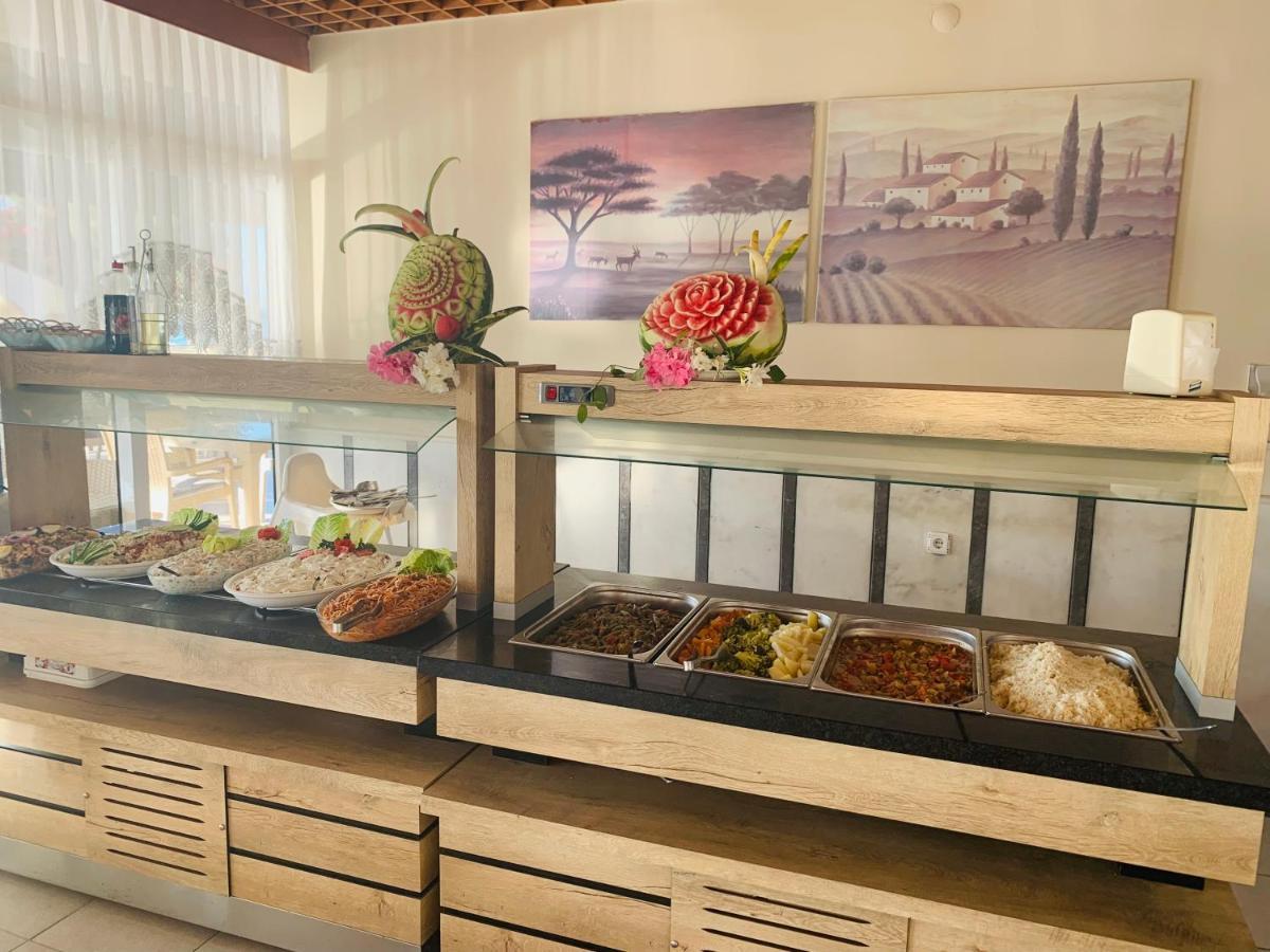 Holiday Hotel
